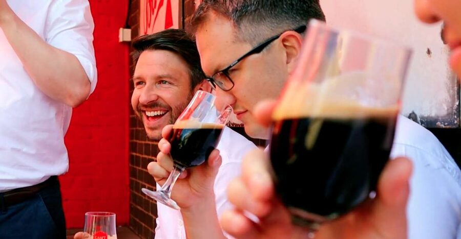 London: Secret Beer Tour - The first stop: a traditional ale beside the Thames