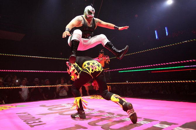Lucha Libre Tickets & Tacos & Beer & Mezcal - BEST NIGHT EVER! - Why the tacos come before the wrestling