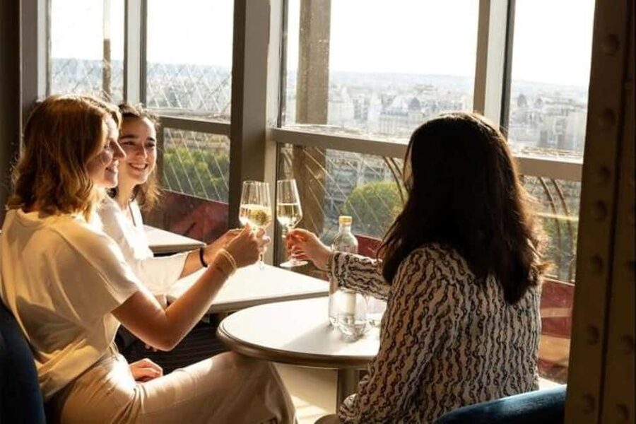 Madame Brasserie Dinner Reservation with Seine Cruise - The view changes as Paris turns to night