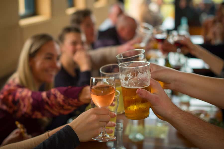 Margaret River: Winery Tour with Lunch and Brewery Visit - Guides who shape the day