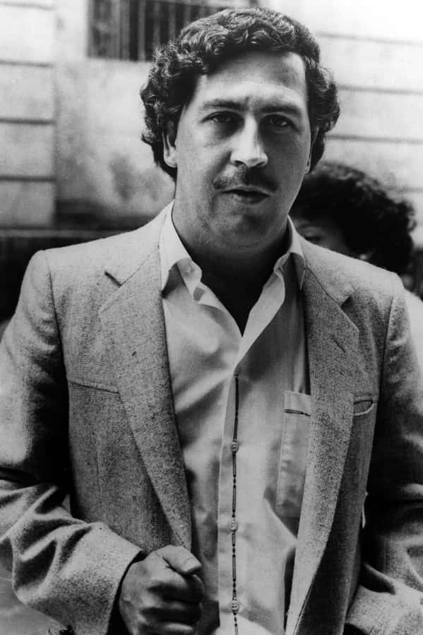 Medellín: Pablo Escobar Tour with beer included - Why this tour is more than a Pablo Escobar photo stop