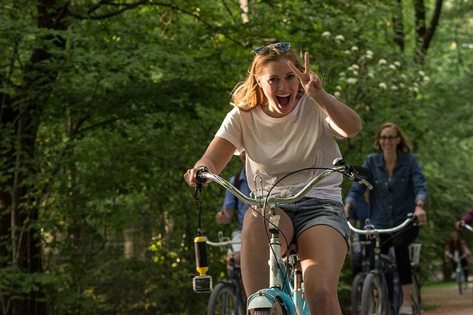 Mini Classic Bike Tour @ 4pm incl. Beer Garden & Surfers 2,5 hrs - Key points at a glance