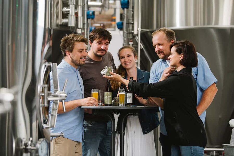 Munich: Brewery experience with beer & regional food - Tasting malt and smelling hops before drinking beer