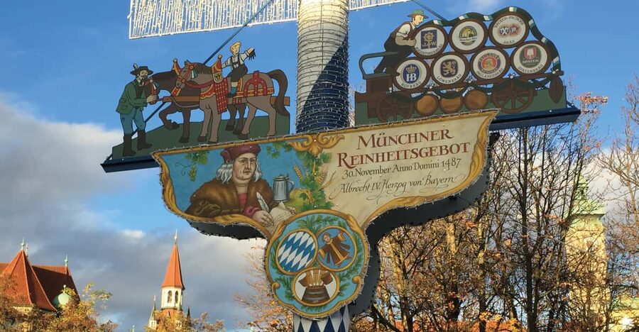 Munich: Food Tour Beer- 3 small beers & "Brotzeit" in GERMAN - What the German-language format means