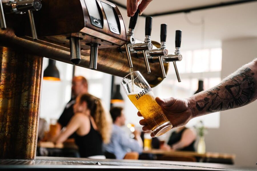 Munich: Hands-On Brewery Tour & Tasting of 4 Organic Beers - The guide makes the difference