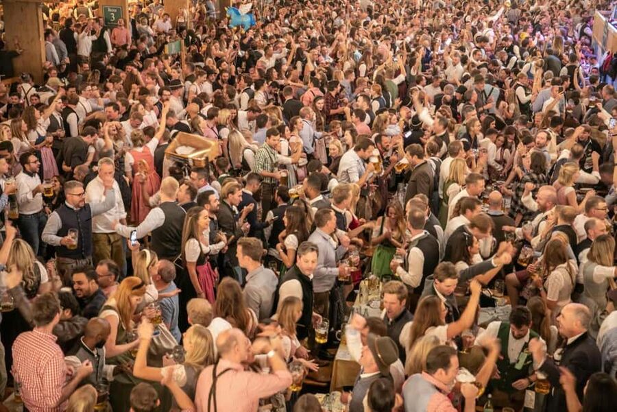 Munich: Oktoberfest Big Beer Tent Evening including table reservation - Key points at a glance