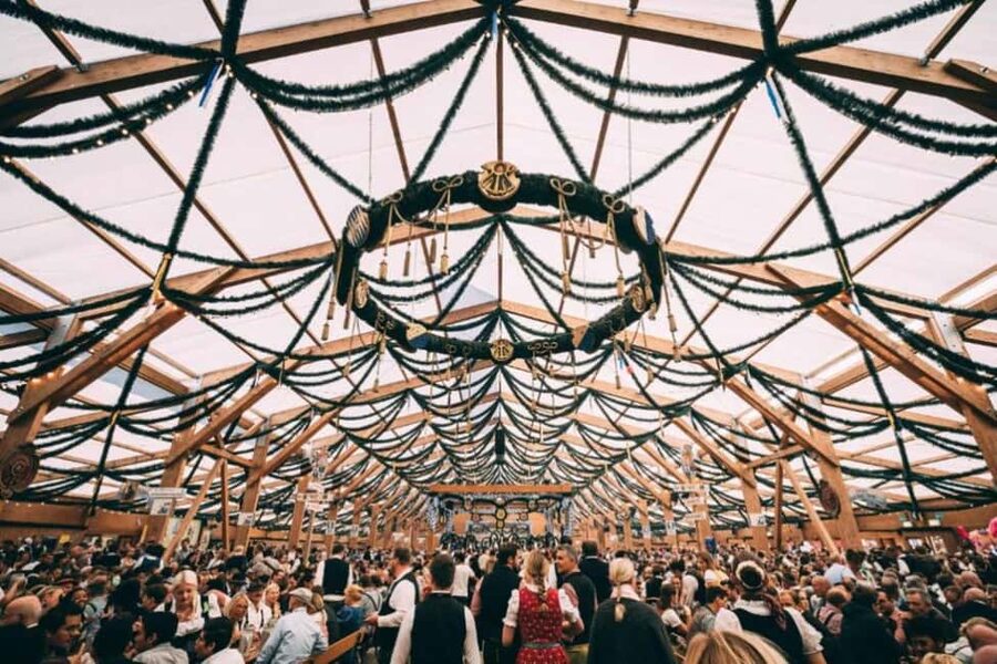 Munich: Oktoberfest Big Beer Tent Evening including table reservation - Why a reserved table changes Oktoberfest