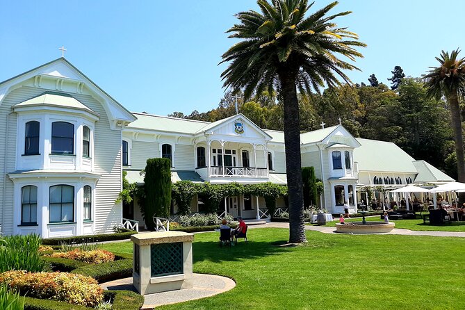 Napier Shore Excursion: Wine & Art Deco Tour - The guide makes the difference