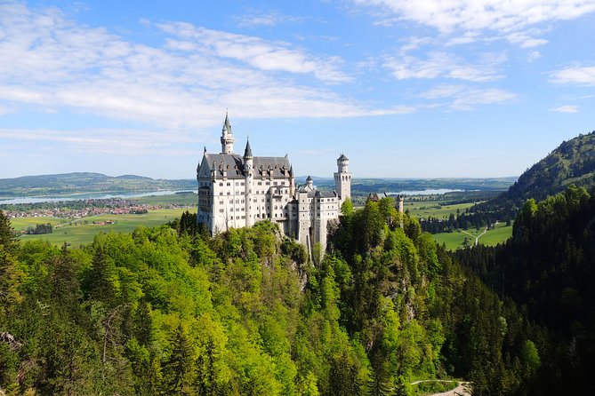 Neuschwanstein Castle Tour for Large Groups - Neuschwanstein first, before the crowds take over