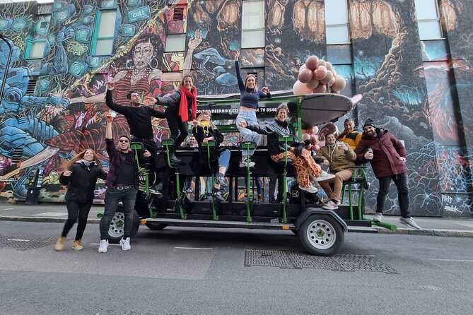 Newcastle beer or prosecco bike tour - The guides can shape the whole hour