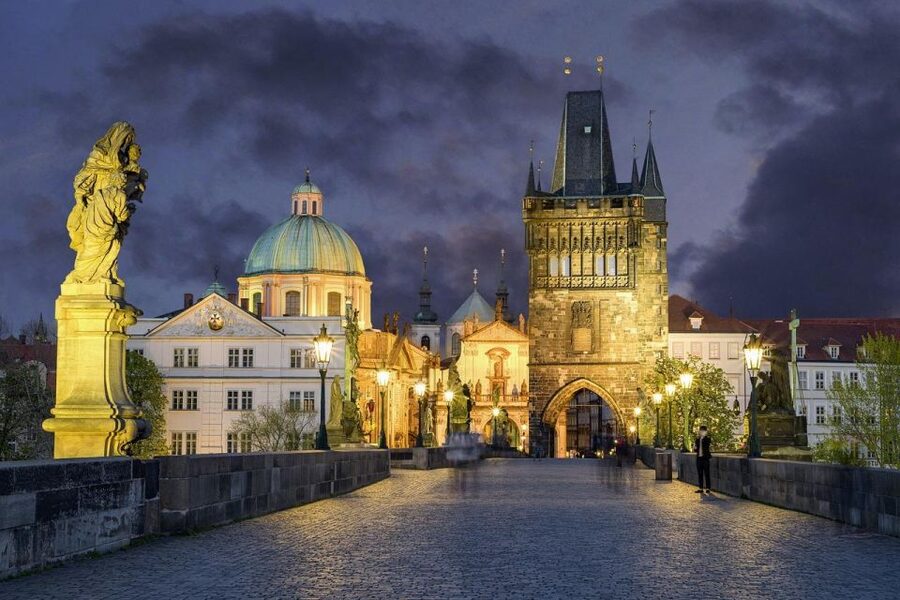 Night tour: Dark Side of Prague with Craft Beer - The route’s possible weak point: familiar ground