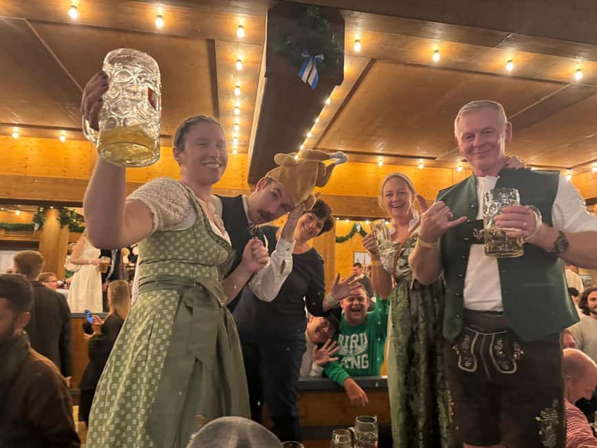 Oktoberfest Munich: Lunch/Dinner table reserv. big beer tent - Inside a major tent such as Paulaner or Hofbräu
