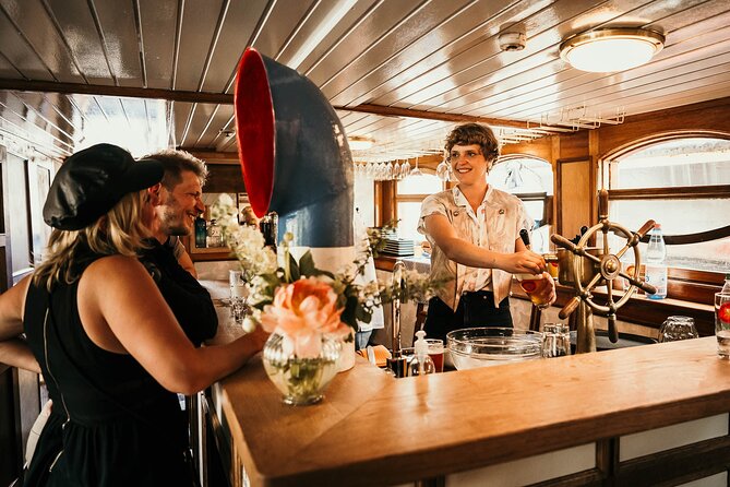Old Berlin Beer Evening Sunset Cruise on Steamship - Setting out from Alte Börse
