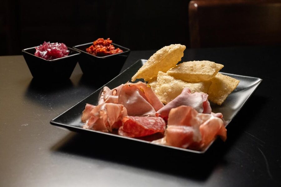 Palermo: Craft beer tasting with food samples at High Hops - Three beers, arranged from light to complex