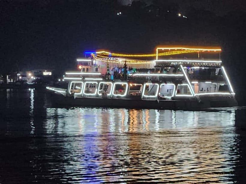 Panaji: Dinner Cruise in Goa with Hotel Transfer and 2 Beers - The buffet: local flavor with practical expectations