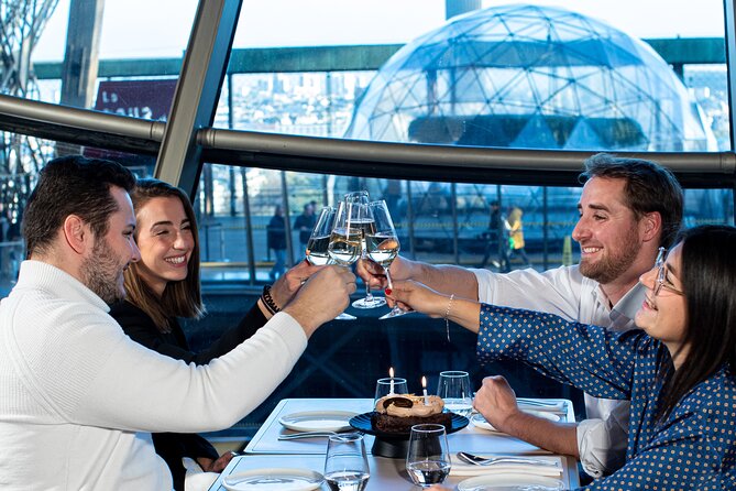 Paris Earliest Lunch at Eiffel Tower Madame Brasserie Restaurant - Who should book this experience