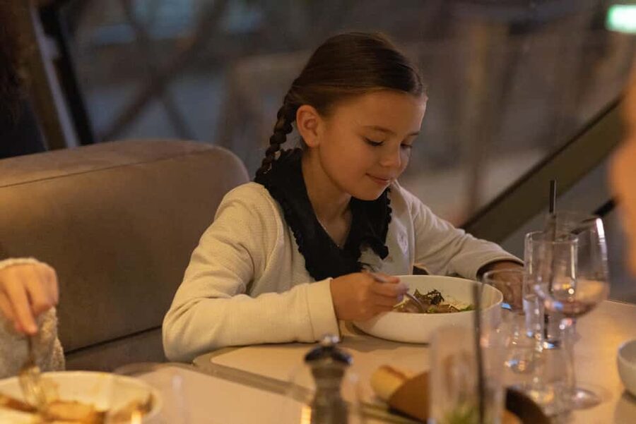 Paris: Early Dinner at Madame Brasserie in the Eiffel Tower - Choosing between the Seine view and Cœur Brasserie