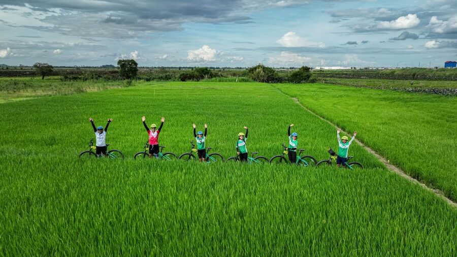 Phnom Penh: Bike & Boat Tour / E-Bike Available - Morning or afternoon timing