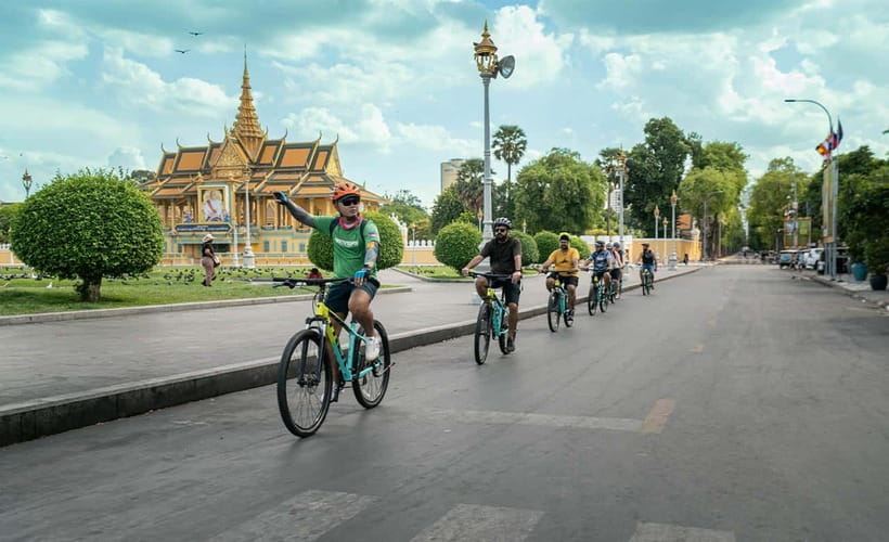 Phnom Penh: Bike & Boat Tour / E-Bike Available - From Phnom Penh streets to Mekong Island lanes
