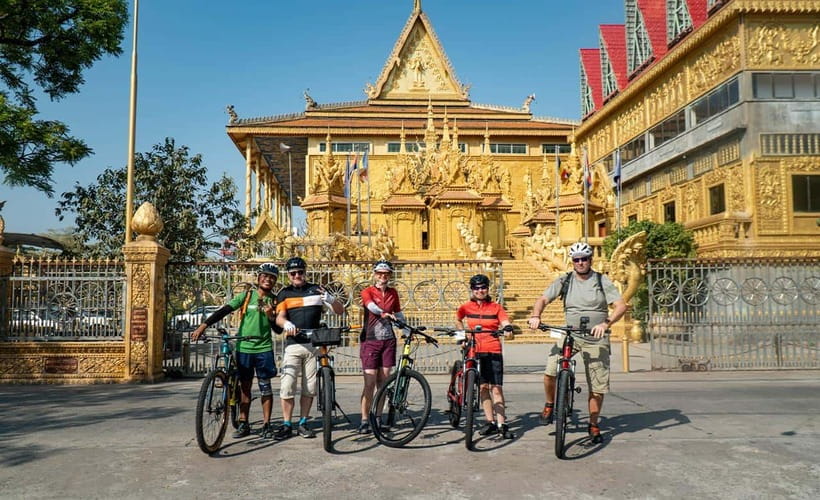 Phnom Penh: Bike & Boat Tour / E-Bike Available - Meeting village life in wooden houses