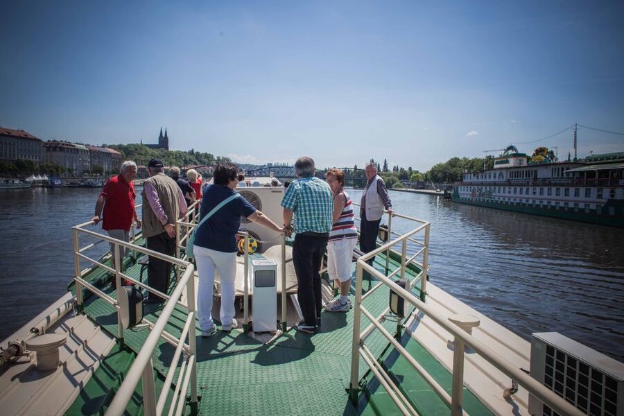 Prague: Afternoon Beer Cruise with Drinks Included - Finding pier 12 on Dvořákovo nábřeží