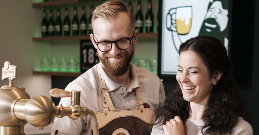 Prague: Beer Pouring Class at Pilsner Urquell Experience - Why the foam matters so much