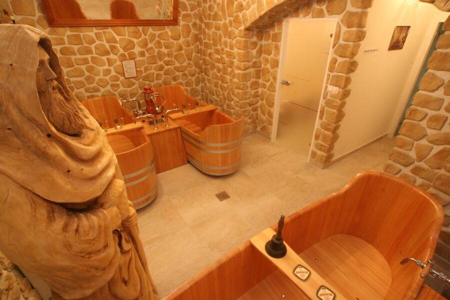 Prague: Beer Spa Bernard with Beer and Massage Option - Adding the 20-minute beer massage