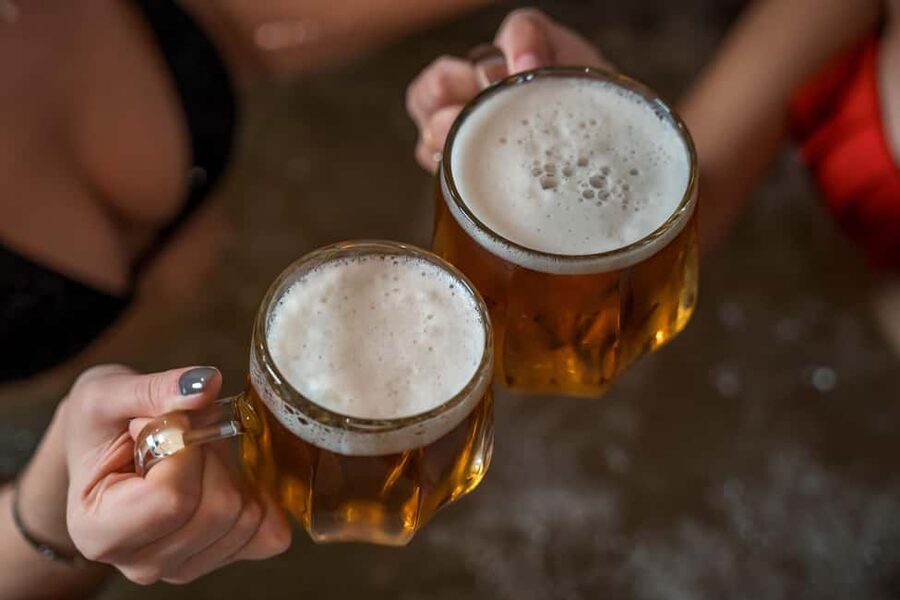 Prague: Beer Spa Experience with Unlimited Beer and Sauna - A private room for couples, friends, and groups