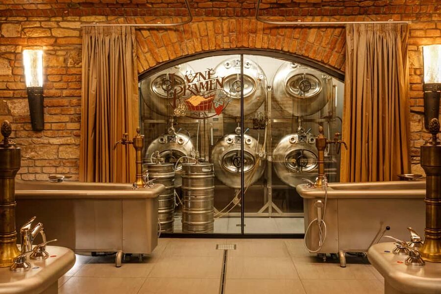 Prague: Lázně Pramen. Wine, Beer bath and Wellness SPA - The wellness baths for tea drinkers
