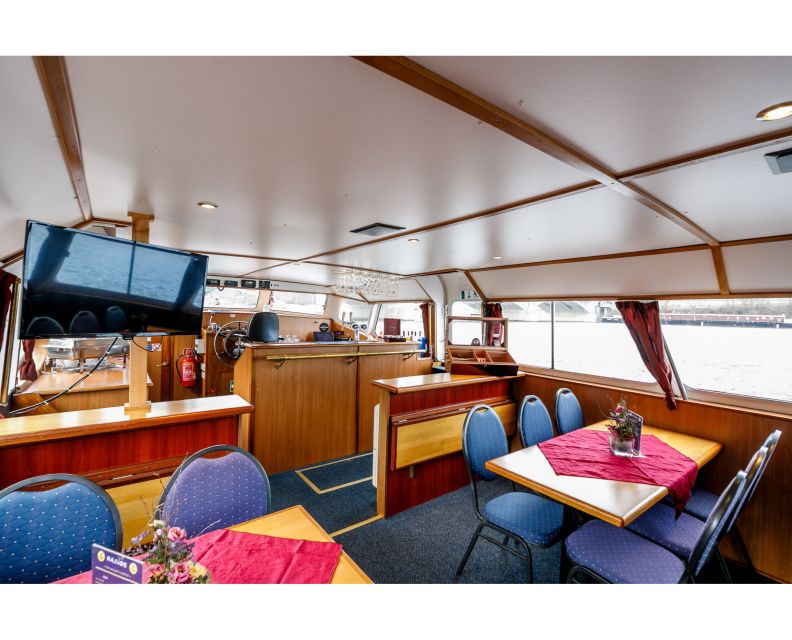 Prague: Private Beer Boat Cruise with Unlimited Beer - Who should book this boat?
