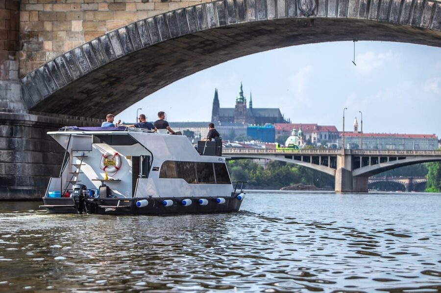 Prague: Private River Cruise with Unlimited Beer or Prosecco - Three hours on the Vltava, with Prague as your backdrop