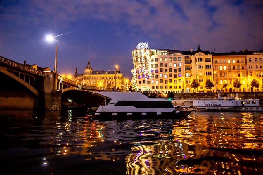 Prague: Private River Cruise with Unlimited Beer or Prosecco - Captain Martin and the private atmosphere