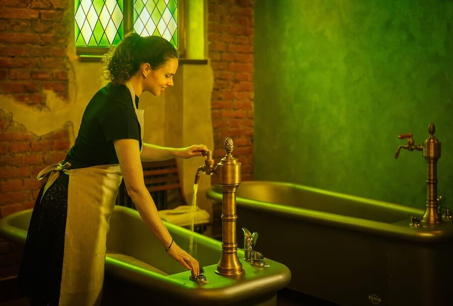 Prague: The Largest Beer SPA with Unlimited Beer Consumption - Timing, language, and practical details