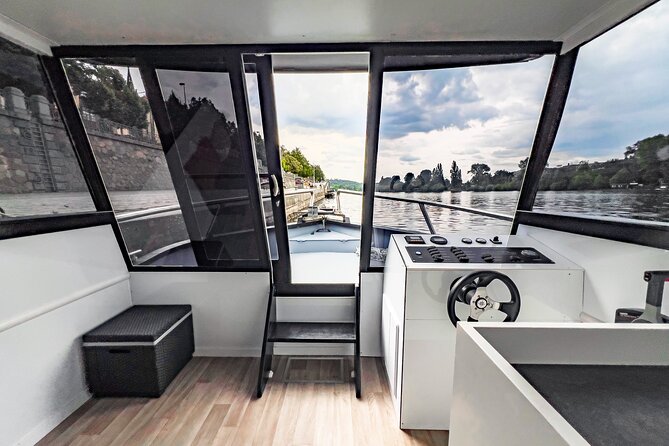 Private 3 Hour Prague Cruise with Unlimited Beer or Prosecco - Unlimited beer or Prosecco, with useful limits