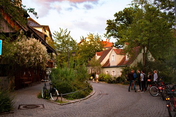 Private Highlights of Munich Bike Tour with Beer Garden Stop - Wiener Platz and the 30-minute beer garden break