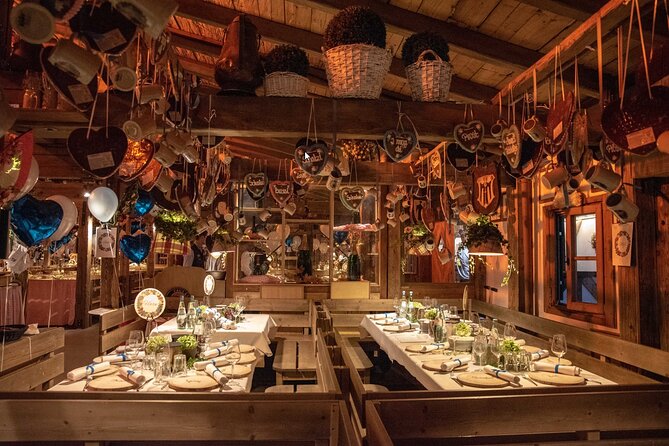 Private VIP Oktoberfest, Table, 3-Course-Menu, Beer & Champagne - What arrives at the table
