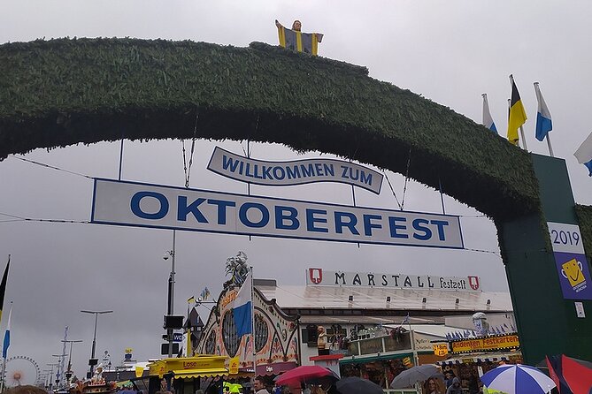 Private VIP Oktoberfest, Table, 3-Course-Menu, Beer & Champagne - Who should book this experience?
