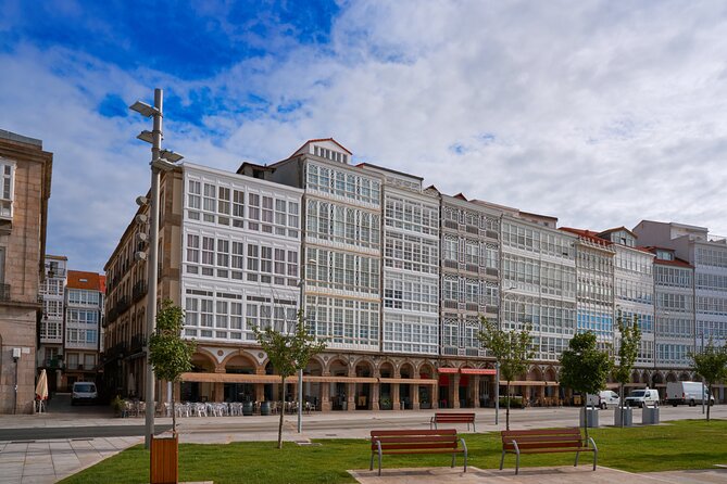 Private Walking Tour EN A Coruña with Beer or Wine - Starting with glass galleries and María Pita Square