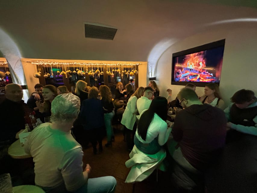 Pub crawl incl. Oktoberfest museum guided tour with beer tasting (private) - Inside the Beer and Oktoberfest Museum