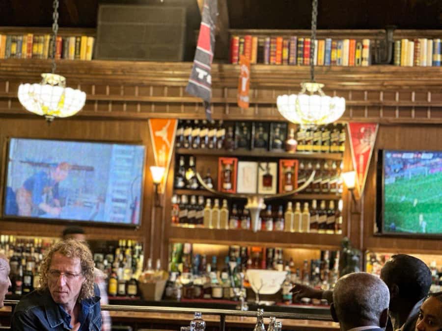 Pub-crawl Tour ( locally crafted beer and wine tasting ) - What the free entry and drinks are really worth