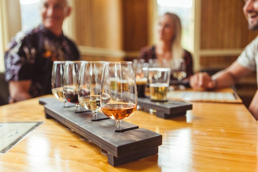 Queenstown: Twilight Wine and Craft Beer Tour - Who should book this tour?