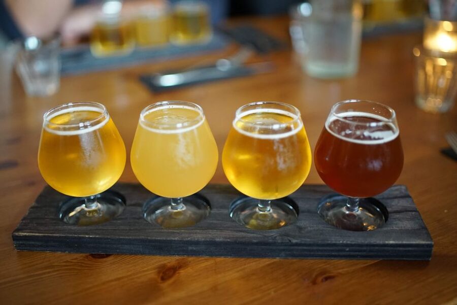 Reykjavik: Beer and Booze Tour - Ingólfstorg gives you your first city bearings