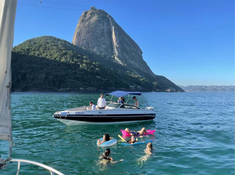 Rio de Janeiro: Boat Tour - Sunset with Beer - Swimming near Adão and Eve beaches