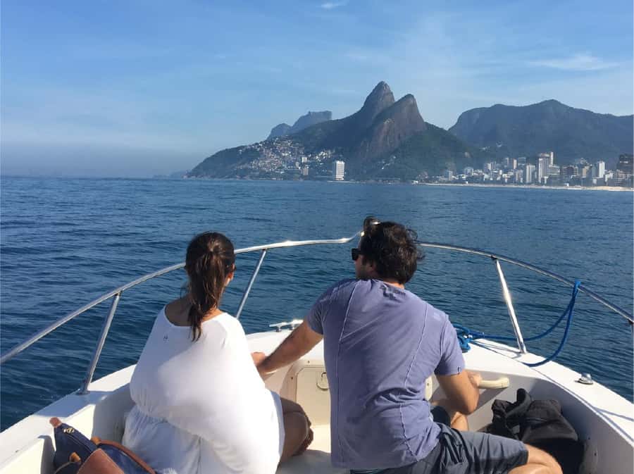 Rio de Janeiro: Boat Tour - Sunset with Beer - Santos Dumont Airport and the return to Urca