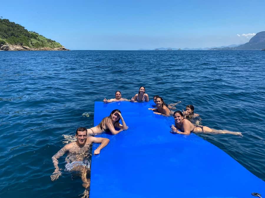 Rio de Janeiro: SpeedBoat Tour - Beach Tour with Beer - Red Beach and Copacabana from offshore