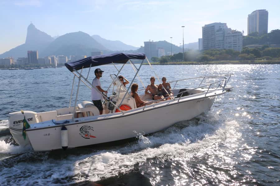 Rio de Janeiro: SpeedBoat Tour - Beach Tour with Beer - Adão Beach and the return across Guanabara Bay