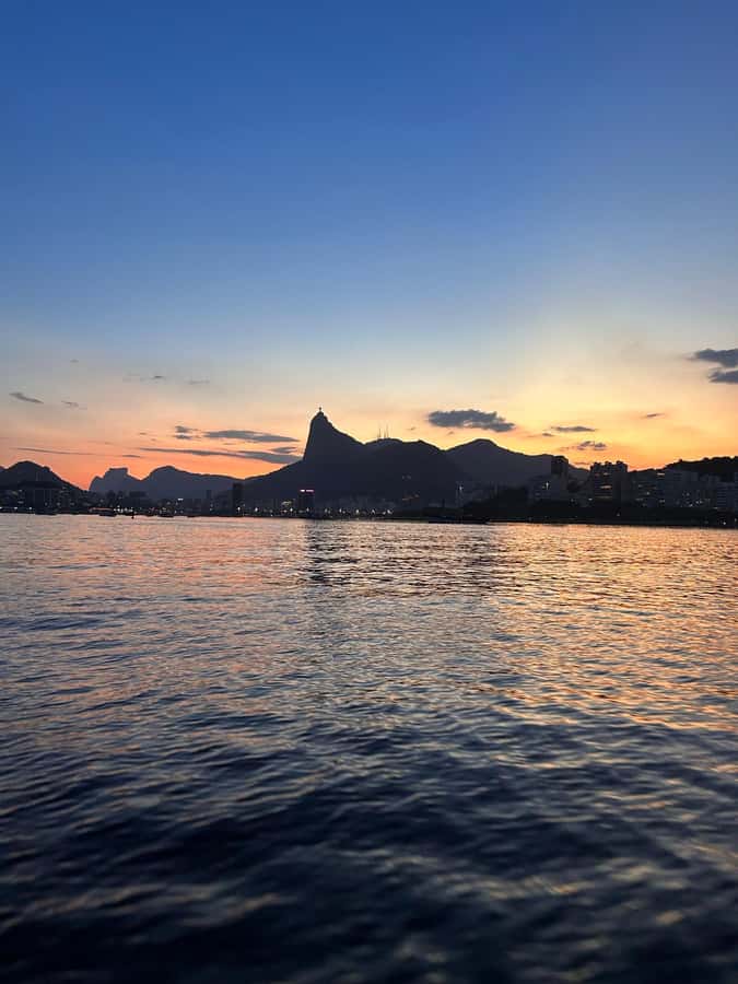 Rio de Janeiro: SpeedBoat Tour - Sunset with Beer - The opening run toward Sugarloaf Mountain