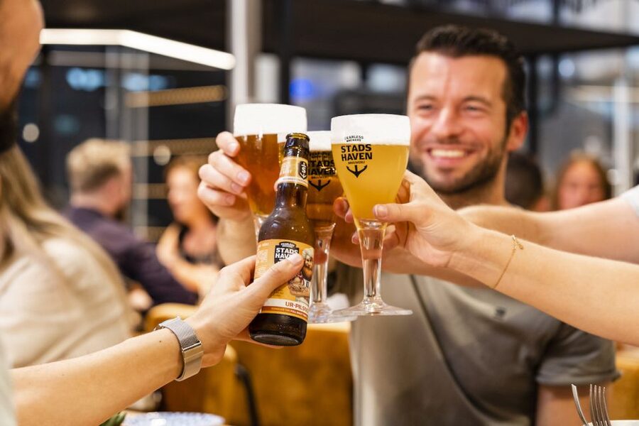 Rotterdam: Stadshaven Brewery Tour with Beer Tastings - Beer making, innovation, and sustainability