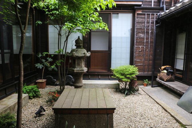 Rural Brewery Town Walk: Half-Day Private Tour Near Kyoto - Kinomoto Jizoin Temple and its frog offerings
