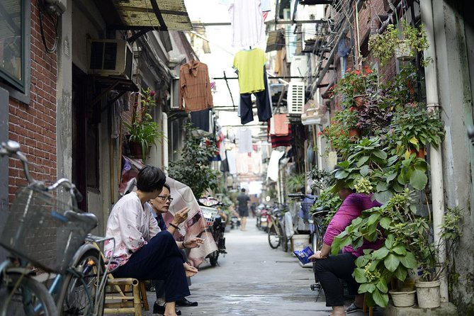 Secret Noodle and Wonton in Shanghai Alleyways with Local Beer - Changle Road and a look at everyday Shanghai